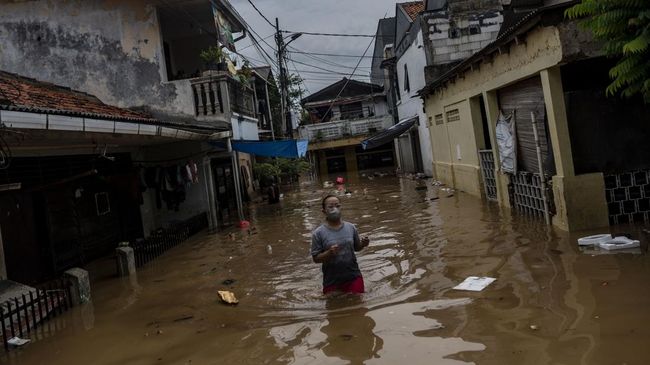 WALHI menyebut banjir atau tidaknya Jakarta sangat tergantung kepada debit air di Bogor.
