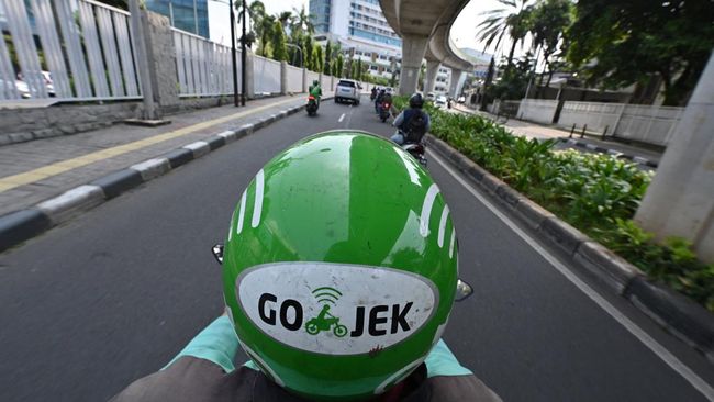 Gojek mengeluarkan aturan jam malam bagi para pengemudinya demi menjamin keselamatan jika mengambil orderan di Kampung Bahari, Tanjung Priok.