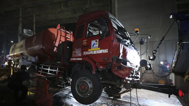 Kerusakan klakson telolet di truk Pertamina yang kecelakaan maut di Cibubur pada Juli lalu menyebabkan tekor angin sehingga gagal pengereman.