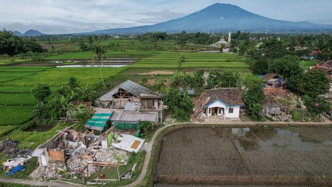 Banjir doa dan ucapan simpati terjadi di linimasa Twitter sehari usai gempa Magnitudo 5,6 di Cianjur yang membuat puluhan warga meninggal dan ribuan mengungsi.