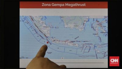 Megathrust di selatan Jawa diperkirakan menyimpan potensi gempa hingga Magnitudo 8,8 yang bisa terjadi setiap 400 tahun.
