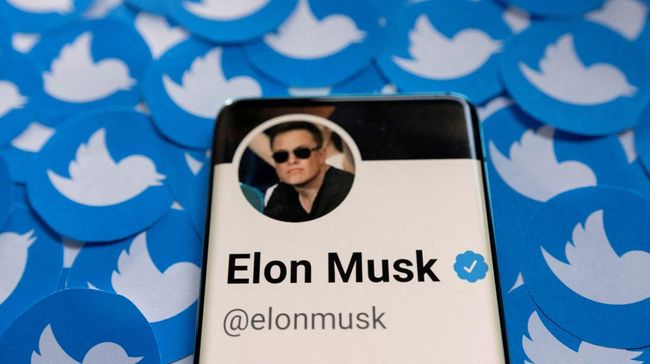 Elon Musk, pengusung gagasan kebebasan berpendapat penuh di Twitter, memblokir akun peniru identitasnya secara permanen.
