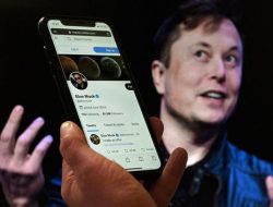 Resmi Jadi CEO Twitter, Elon Musk Sempat ‘Alay’ Gonti-ganti Bio