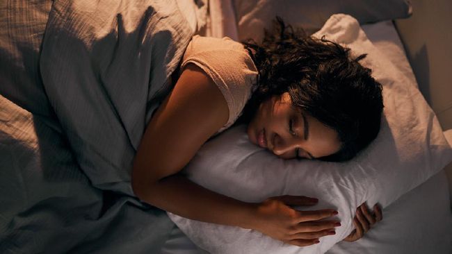 Mata yang bergerak-gerak saat tidur kerap dikaitkan dengan kondisi tengah bermimpi. Namun apa yang sebetulnya jadi penyebabnya?