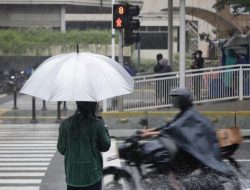 Alasan Selatan Jawa Mulai Basah Saat Belum Ada Sinyal Musim Hujan