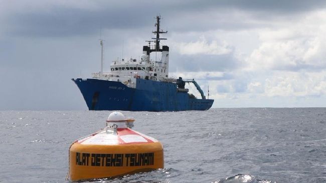 BRIN diduga menonaktifkan program pemantauan tsunami (Ina-Tews) yang menggunakan alat buoy. Bagaimana cara kerja alat tersebut?