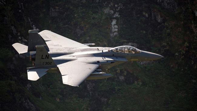 Kecerdasan buatan (AI) telah berhasil menerbangkan jet tempur F-16 di Amerika Serikat. Bagaimana spesifikasinya?