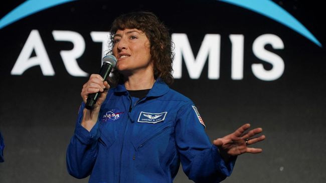 Christina Koch menjadi astronaut perempuan pertama di NASA yang akan mengorbit di Bulan.