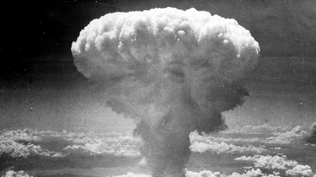 Ledakan bom atom buatan Robert Oppenheimer yang dijatuhkan di Jepang masih terbilang mungil ketimbang 10 besar ledakan terbesar di semesta. Cek rinciannya.