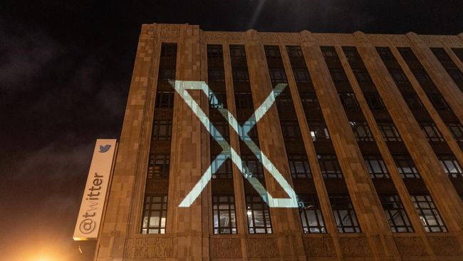 Huruf X melengserkan logo burung biru Twitter yang sudah jadi legenda. Ada apa sih Elon Musk dengan huruf X?