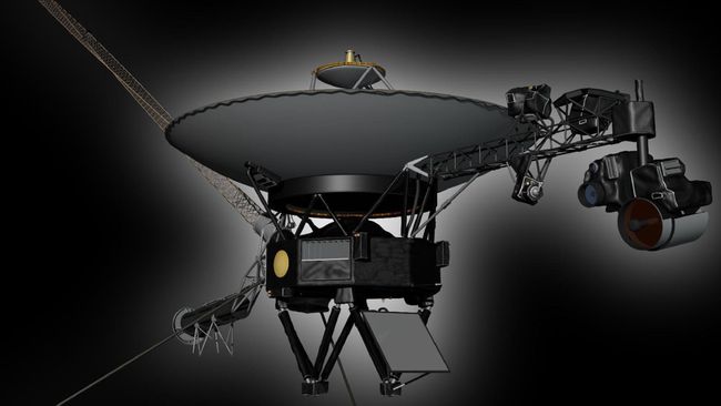 Voyager 2 berjarak 19,9 miliar kilometer dari Bumi. Namun, pesawat antariksa NASA itu mampu mengirim data. Dapat sinyal dari mana di luar Tata Surya?