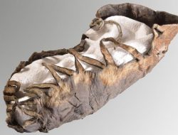 Arkeolog Temukan Sepatu Anak Berusia 2.000 Tahun, Lengkap dengan Tali