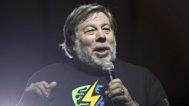 Steve Wozniak, salah satu pendiri Apple, dikabarkan dibawa ke rumah sakit di Mexico City.