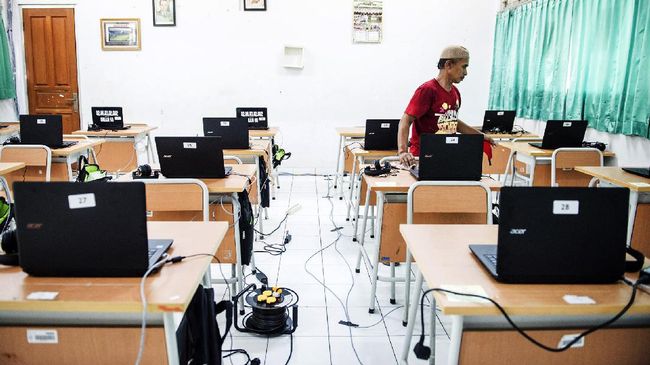 Kemendikbudristek mengaku mendistribusikan jutaan laptop ke sekolah-sekolah di seluruh Indonesia sepanjang tahun 2020-2023. Cek penggunaannya.