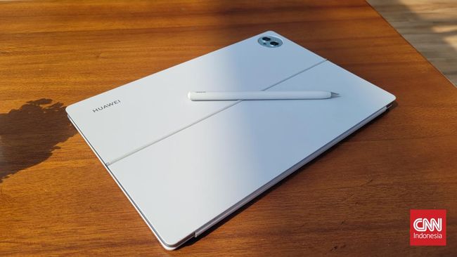 Bakal resmi diluncurkan di awal tahun depan, Huawei memperlihatkan penampakan MatePad Pro 13,2 inci. Bodinya langsing!
