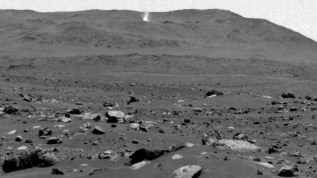 Wahana penjelajah milik NASA berhasil mengabadikan fenomena angin puting beliung yang terjadi di Planet Mars. Simak faktanya.