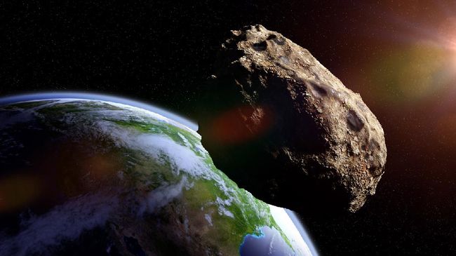 Asteroid seukuran lapangan sepak bola mencapai jarak terdekat dengan Bumi malam ini. Simak potensi bahayanya.