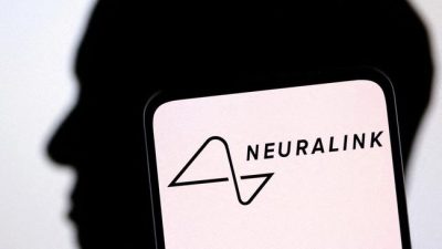 Pasien pertama Neuralink berhasil menggerakkan mouse dan bermain catur hanya dengan menggunakan chip yang tertanam di otaknya.